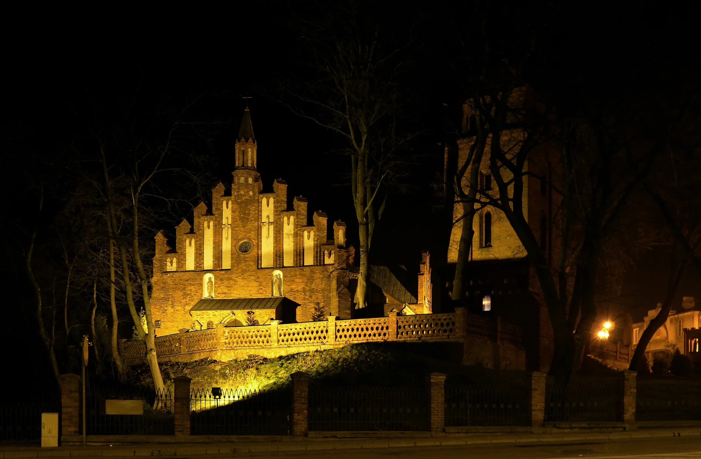 Kościół Świętej Trójcy w obecnym Rypinie, 2015 r. Średniowieczna fara w nowym ośrodku miejskim.